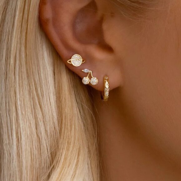 Minimalist Gold Tiny Huggie Hoop Earrings Star Engraved Cubic Zirconia Dainty - Picture 2 of 9